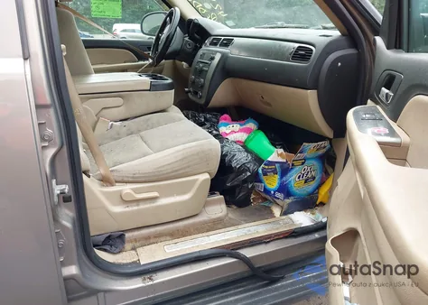 2007 Chevrolet Tahoe Ls from USA, damaged, VIN 1GNFK130X7J143877